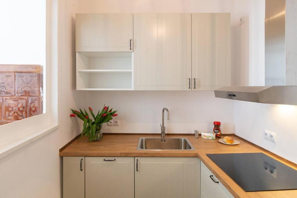 Royal Route Apartment Fully Equipped Краков Экстерьер фото